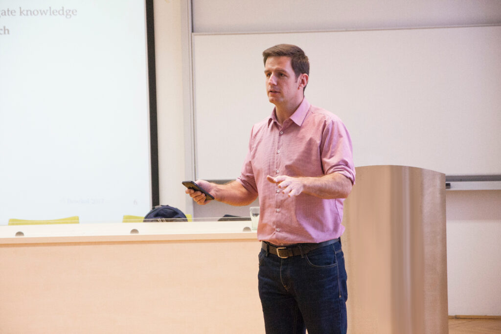 Professor Tom Brökel